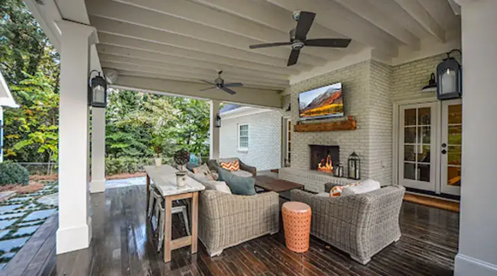Outdoor makeover:
Outdoor Living Space Designs