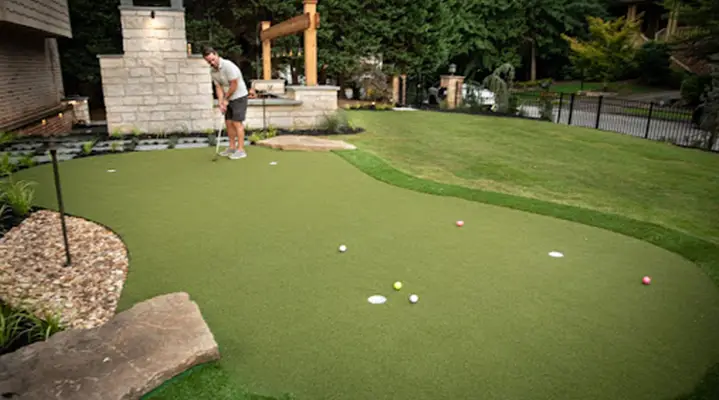 Outdoor Makeover:
Reduce Chemical Use and Carbon Footprint