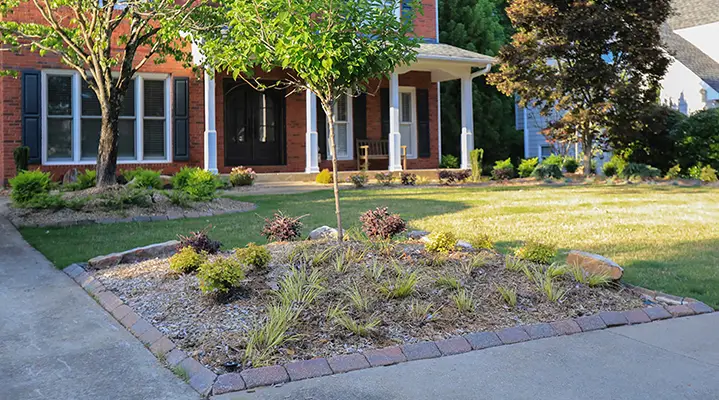 Outdoor Makeover: Front-Yard-Hardscaping-Design